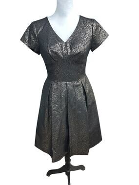 Vince Camuto Size 2 Black and Gold Dress Short Sleeve
